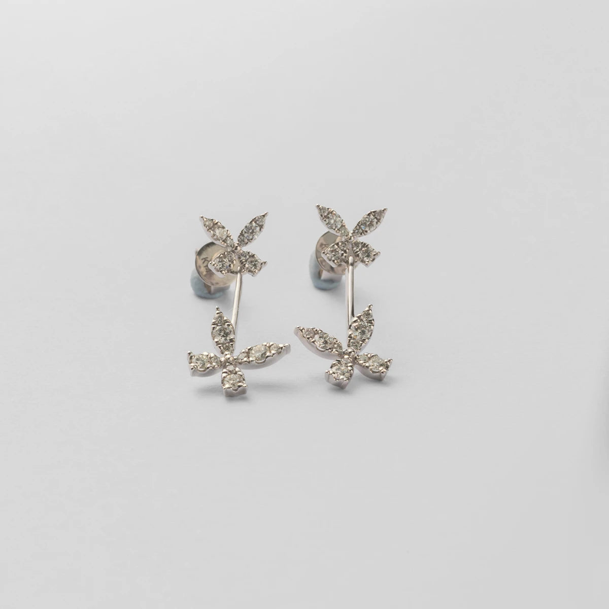 ホワイトゴールドバタフライピアス（14K）